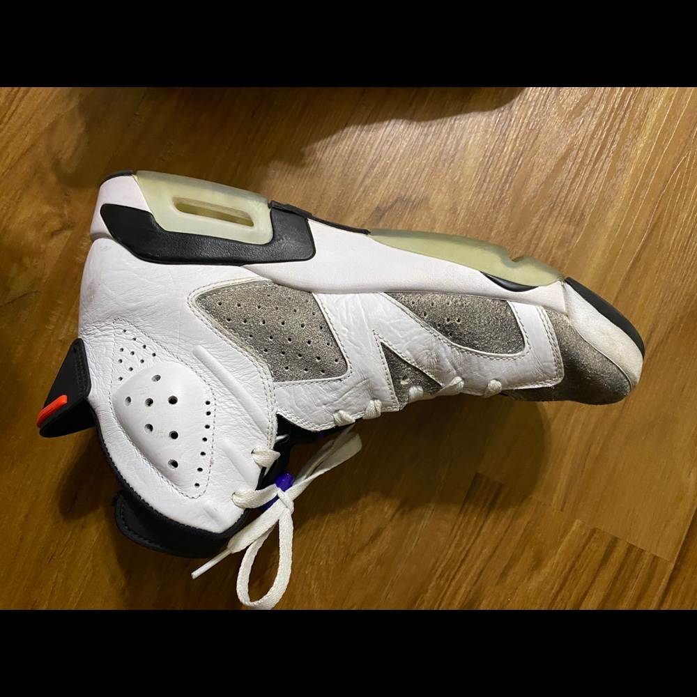 Jordan 6 - Picture 3 of 4